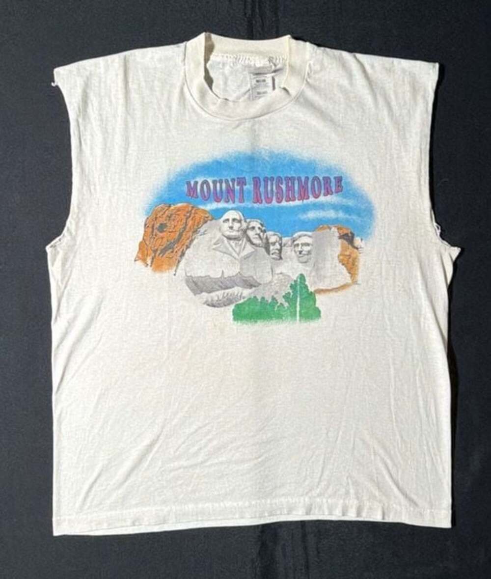 Vintage 1979 Fruit Of The Loom Mount Rushmore Funny Mooning Graphic Muscle Shirt